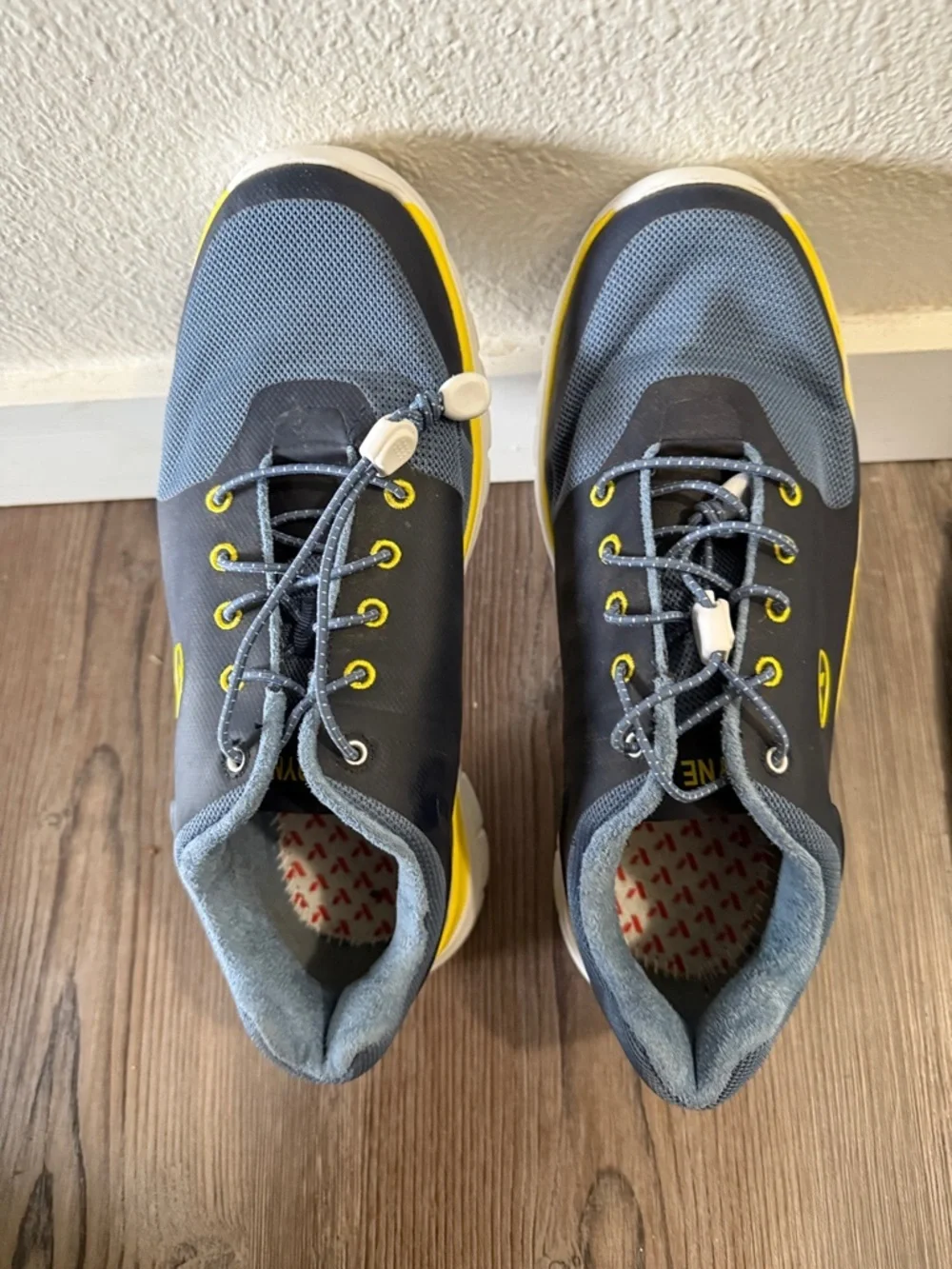 NOBULL Men’s Gray and Yellow Athletic Trainers